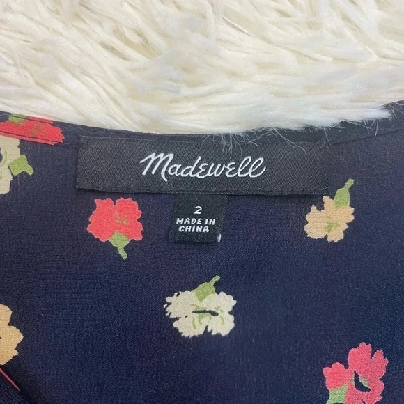 Madewell 100% silk floral blouse size 2 - Picture 6 of 8